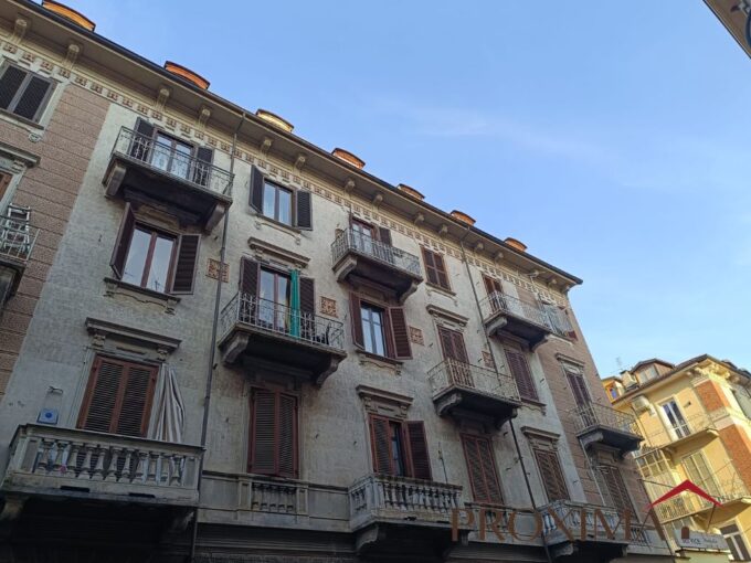 Torino, Via Barge – in vendita